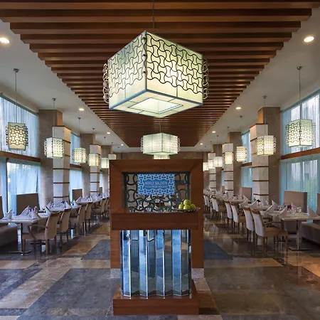 Hilton Sarigerme & Üdülőközpont 5*